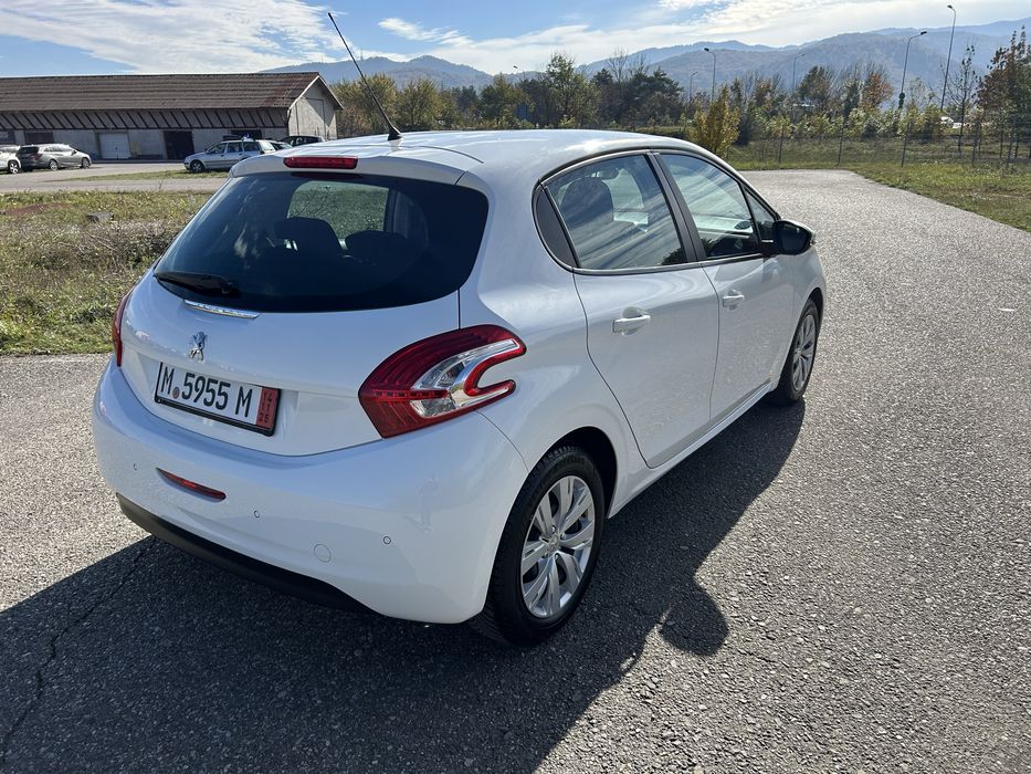 Peugeot 208 Active benzina