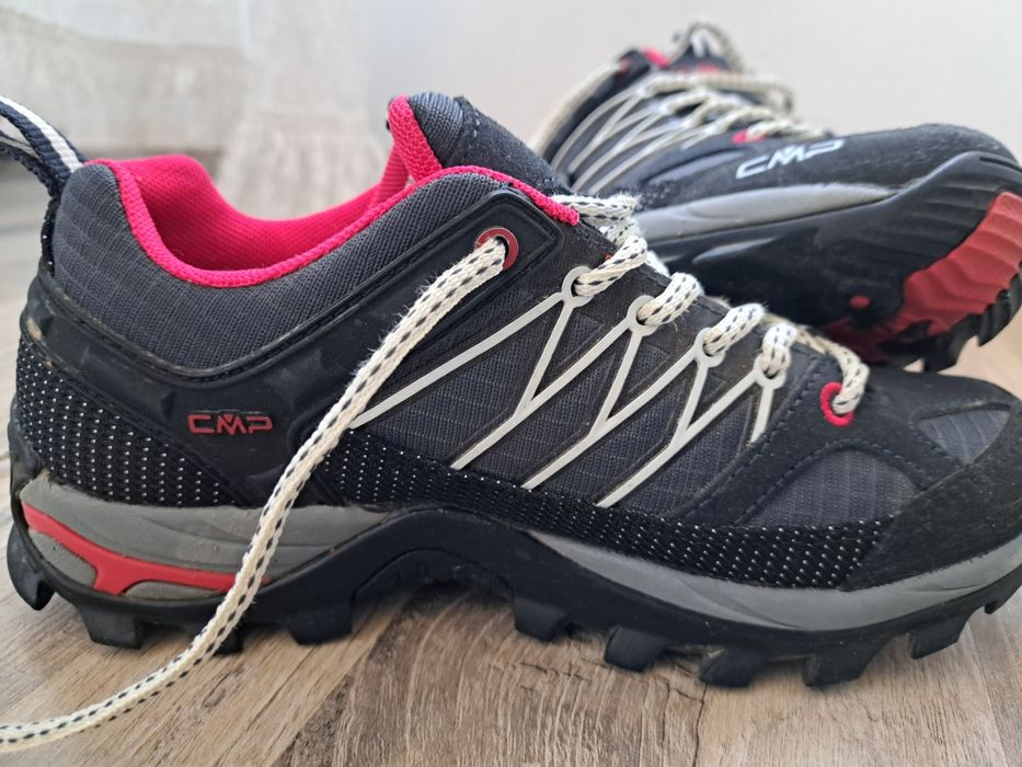 Туристически обувки, номер 37, марка CMP, много запазени.