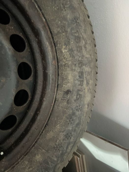 Roti de iarna Dunlop cu jante de fier 195/65/R15