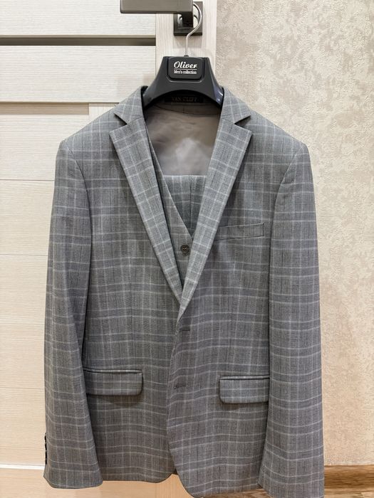 Продам костюм, тройка