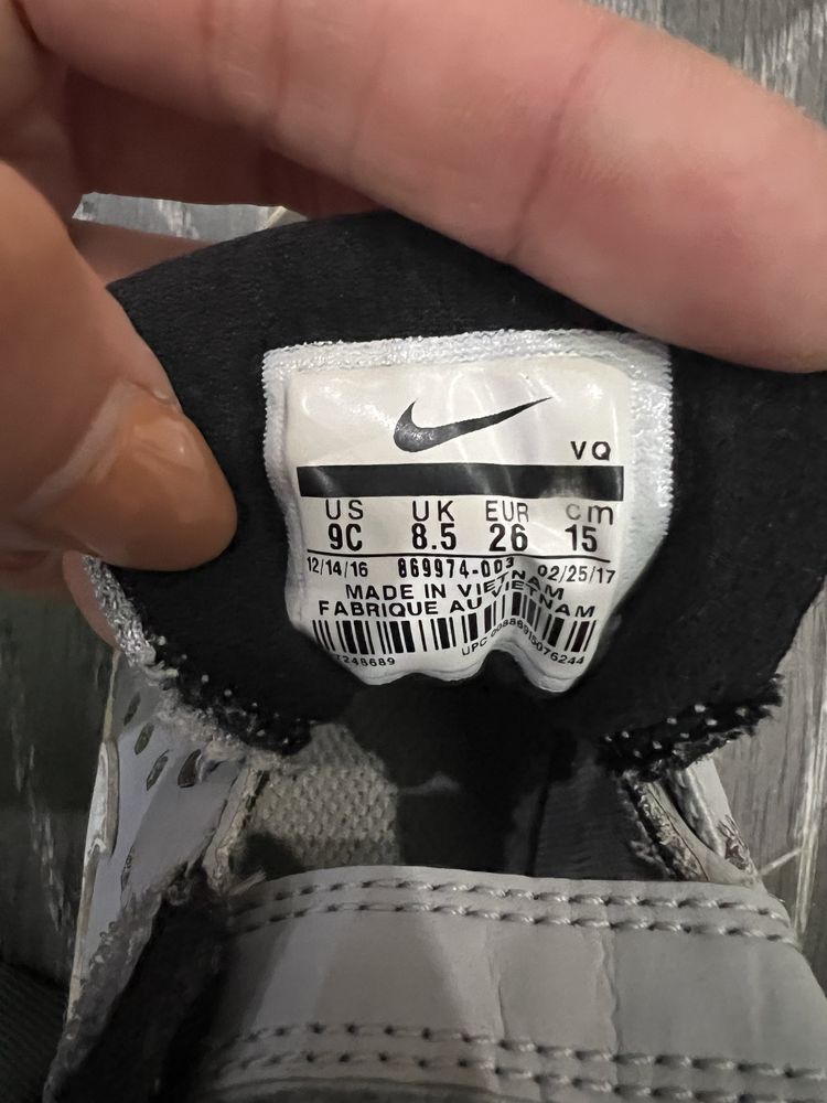 Маратонки Nike 26 номер
