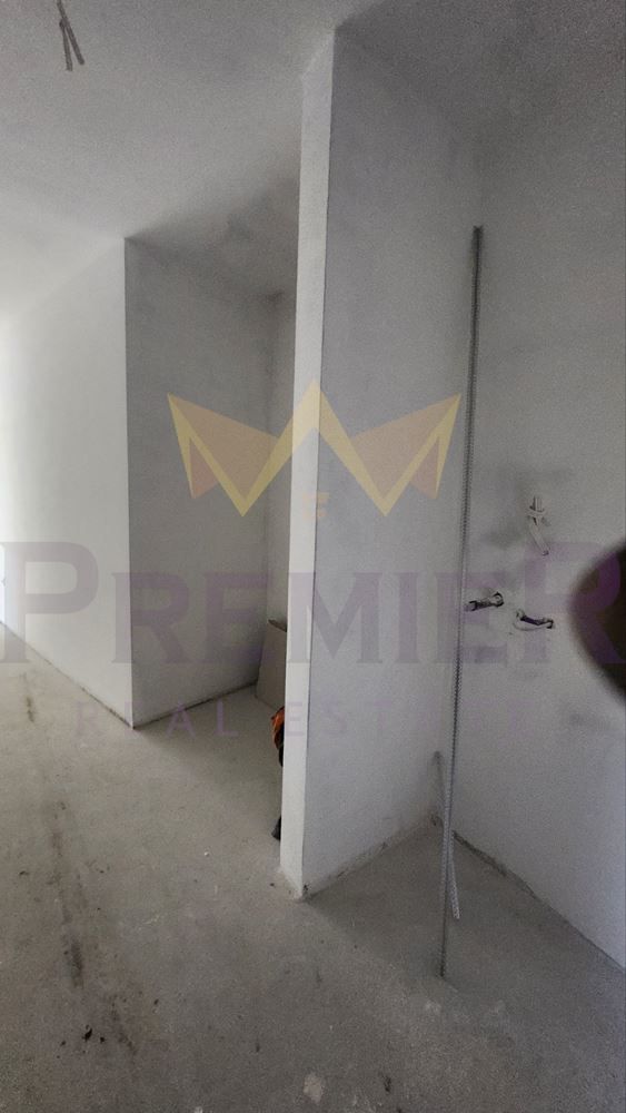 Продава се Четиристаен апартамент в Варна, Бриз - 166 кв.м за 2049 €/кв.м - Снимка #8