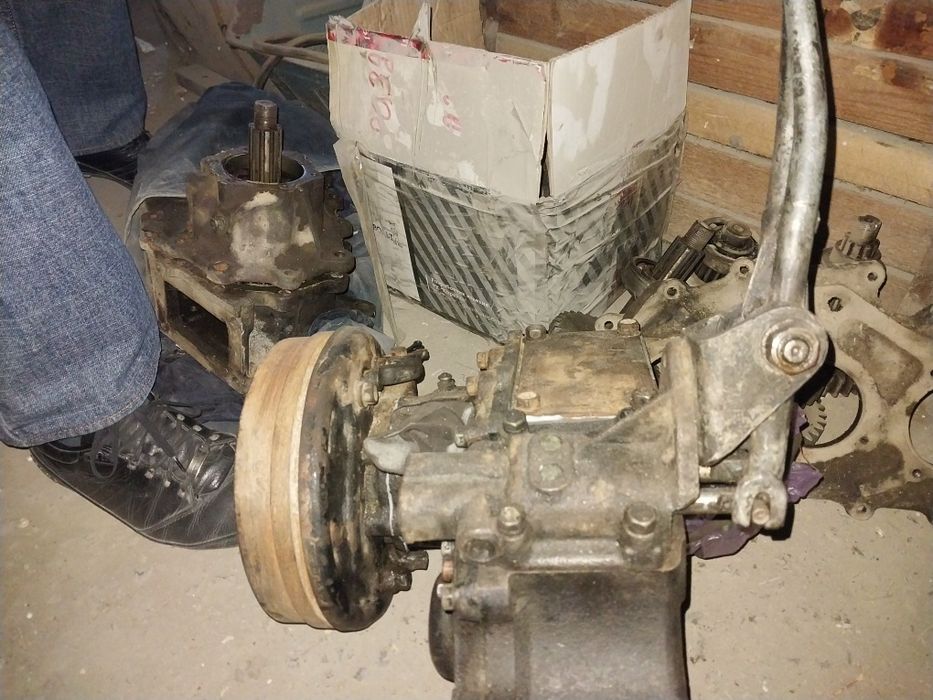 Раздатка б у на автомашину Уаз в.  Вапросы по телефону .ошем состоянии