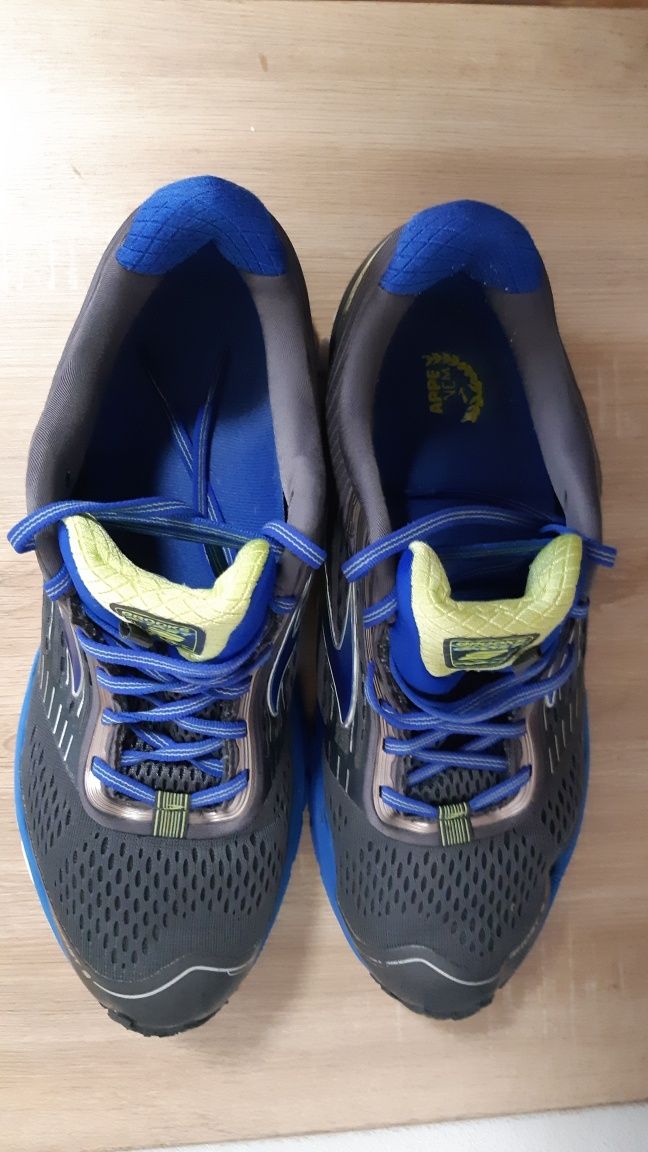 Pantofi sport BROOKS măs-46,5