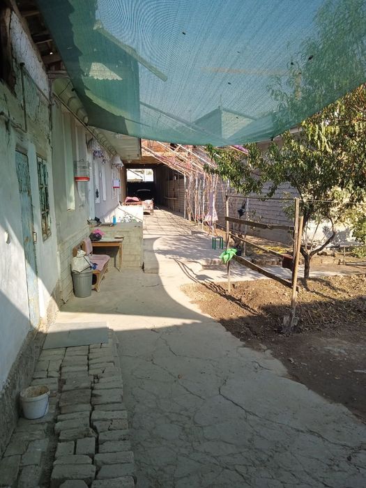 Ховли уй срочно сотилади