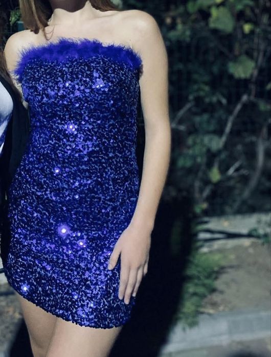 Блестяща рокля за специални поводи.