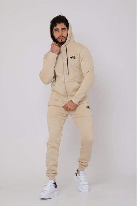 Trening North Force 
Pret stoc 140 lei