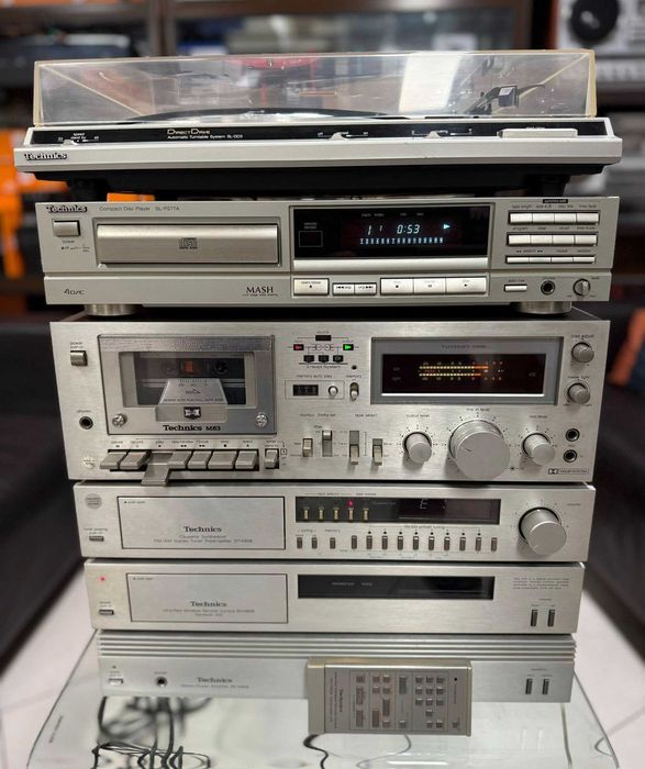 Висок клас аудио система - сет Technics - стъпало,дек, CD и др.