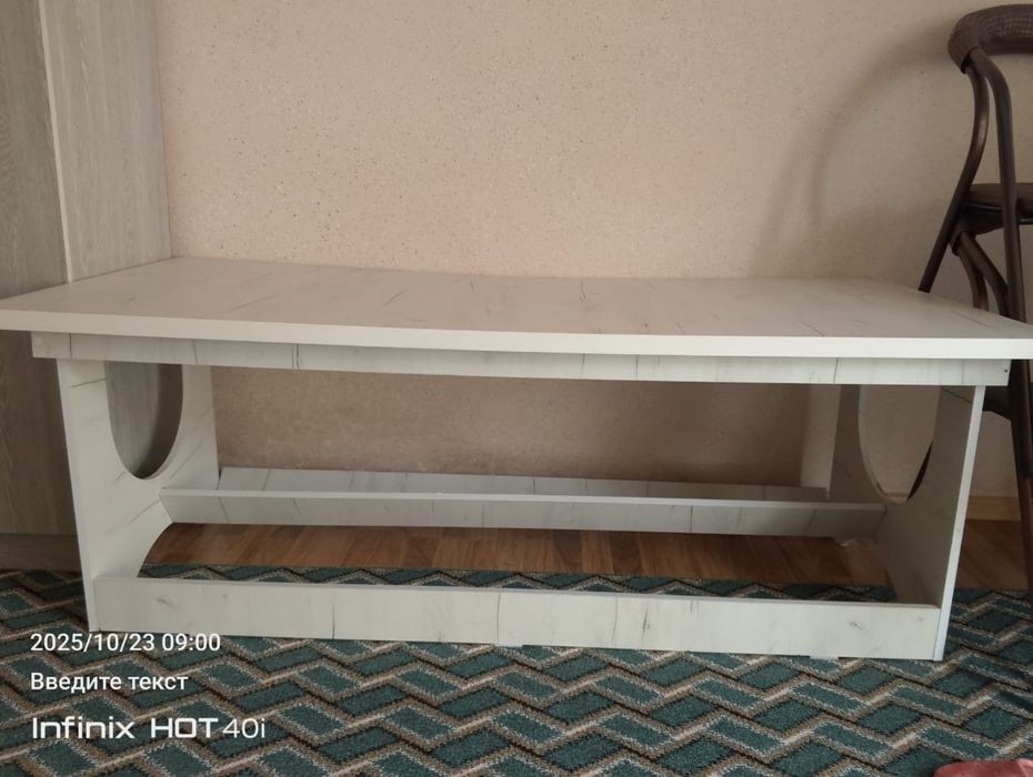 Стол сотилади ..