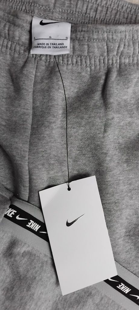 Екип Nike нов оригинален