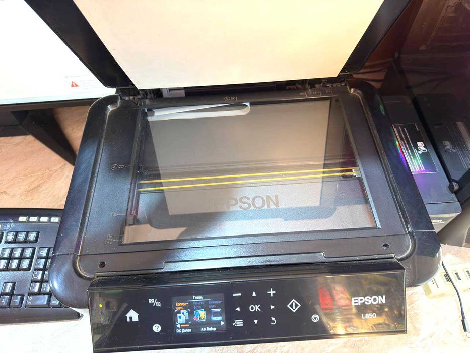 EPSON L850 ranglik printer zo'r holatda