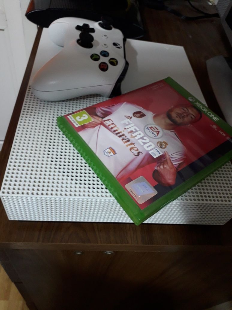 Consola Microsoft Xbox One S 1 TB stare perfecta Fortnite Fifa