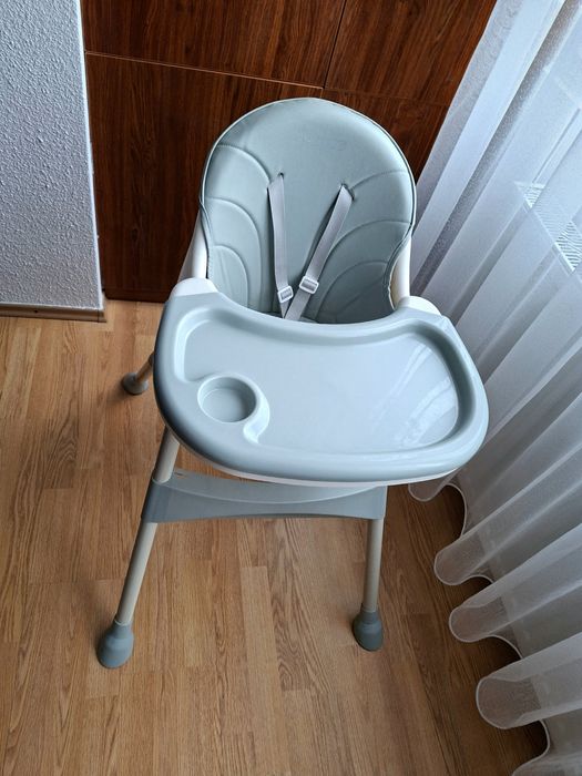 Scaun de masa bebe