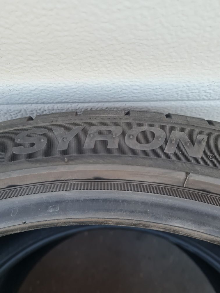 Летни гуми 2 броя SYRON Premiom 225 40 R19 дот 4623