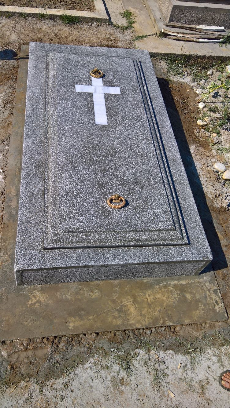 Construcții Funerare, Cruci, Cavouri