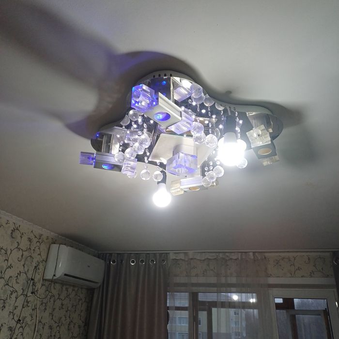 Продам люстру рабочую