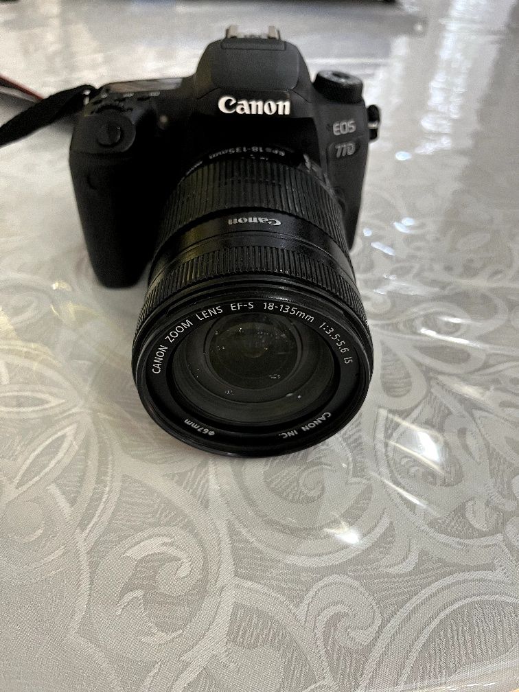 Canon 77d обьектив 18-135мм