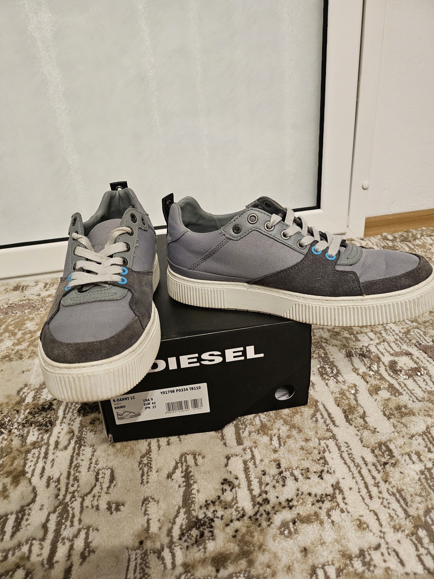 Pantofi sport de la Diesel, model S-Danny LC. Marimea 42, Gri Cenusiu