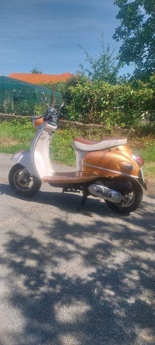 Scooter Eccho 49cc .4 timpi auriu