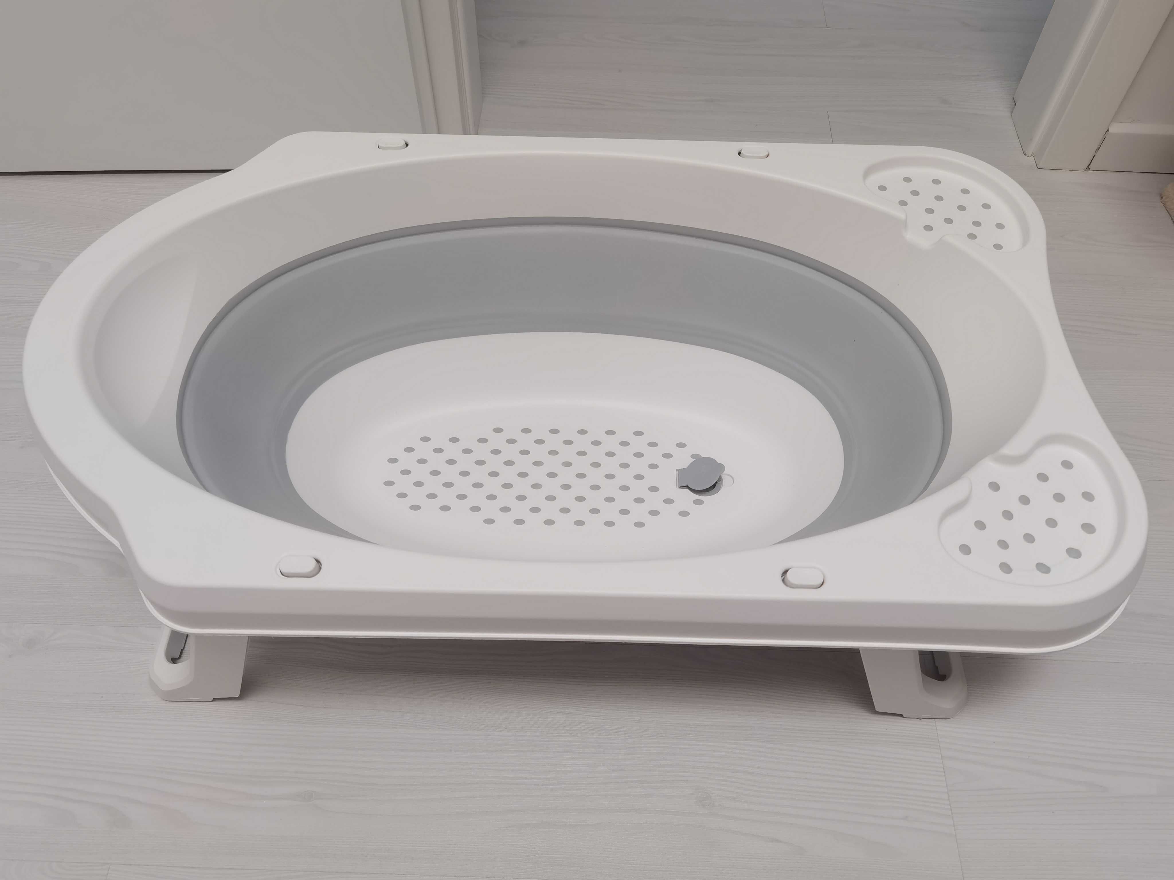 Cada Pliabila Anatomica Alba Gri 33l + Saltea Perna pentru Baie Delfin