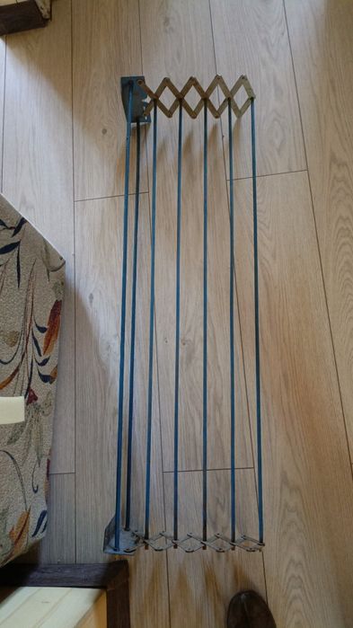 Продам вешалка раздвижная