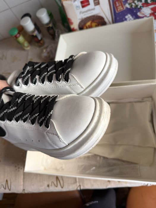 Alexander McQueen 40