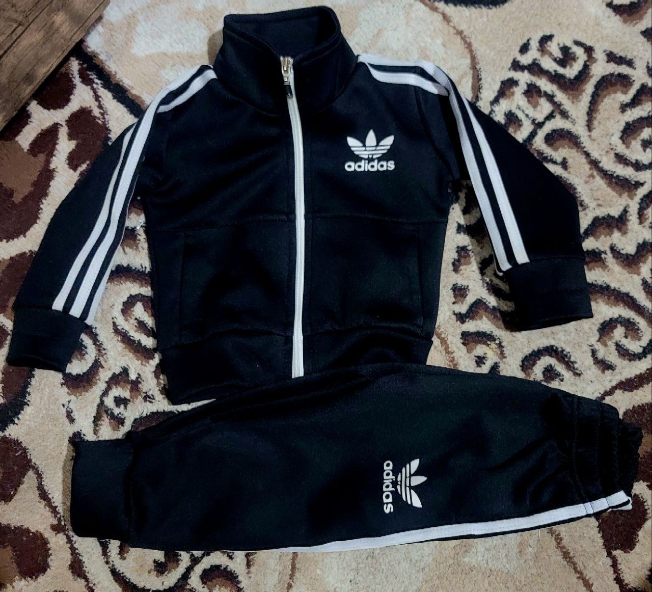 Новый фирменный децкий костюм двойка Adidas