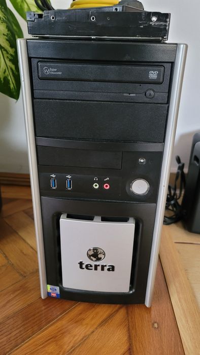 Vând calculator decent