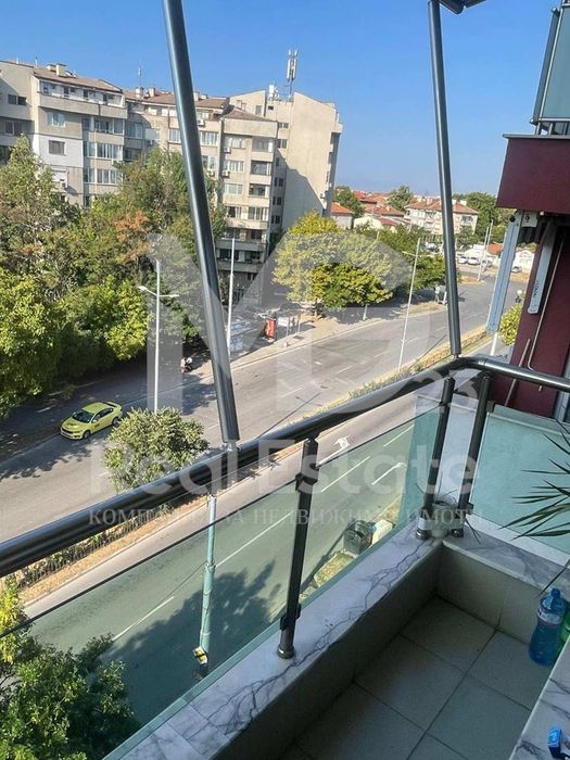 Продава се Тристаен апартамент в Пловдив, Коматевски възел - 101 кв.м за 1981 €/кв.м - Снимка #10