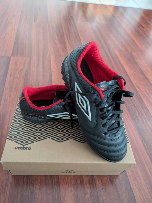 Pantofi Sport Fotbal Umbro Classico XII - marimea 41