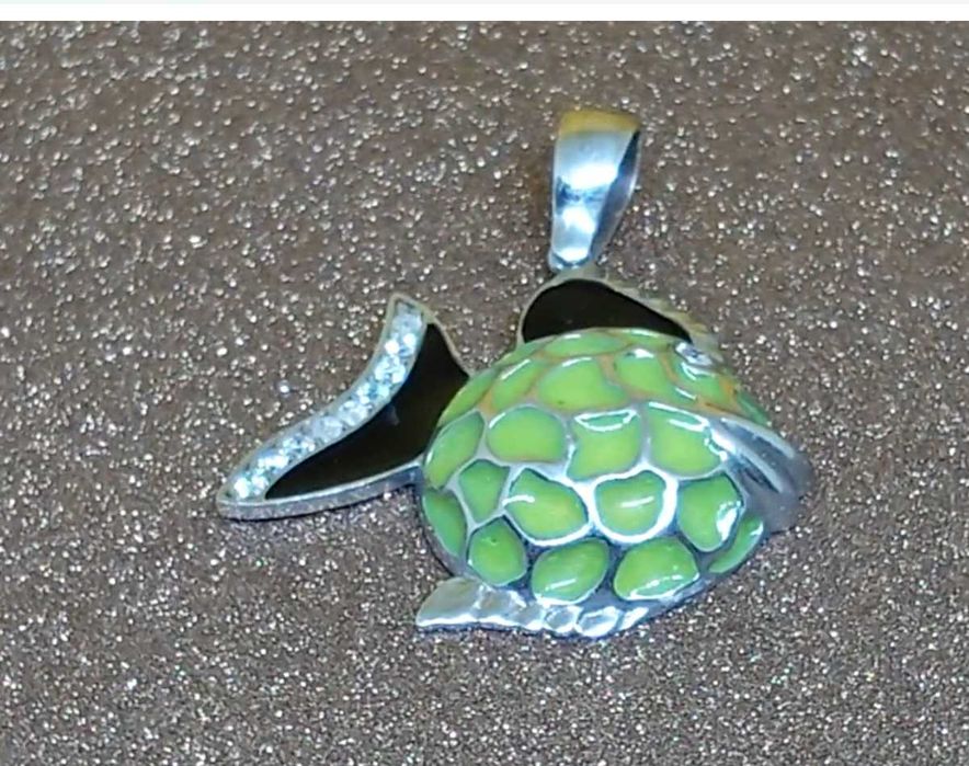 Pandantiv peștișor emailat din argint 925 cu zirconii