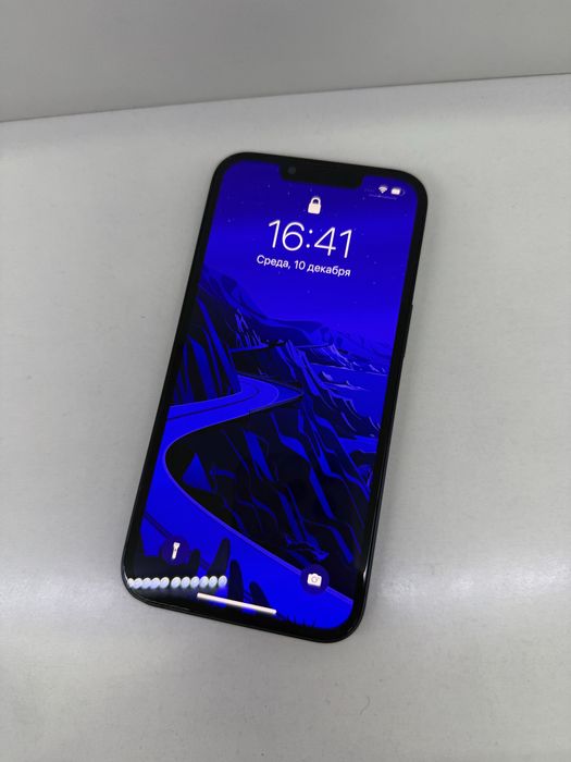 Продам Iphone 13