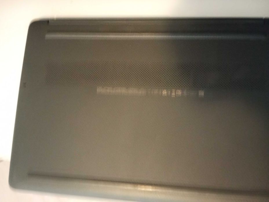 Laptop HP (nu are incarcator)