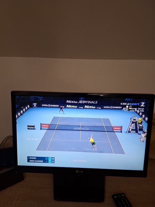 televizor LG,full HD TV M2232 ,Culori vii.Lungime ecran 47cm.lat 27