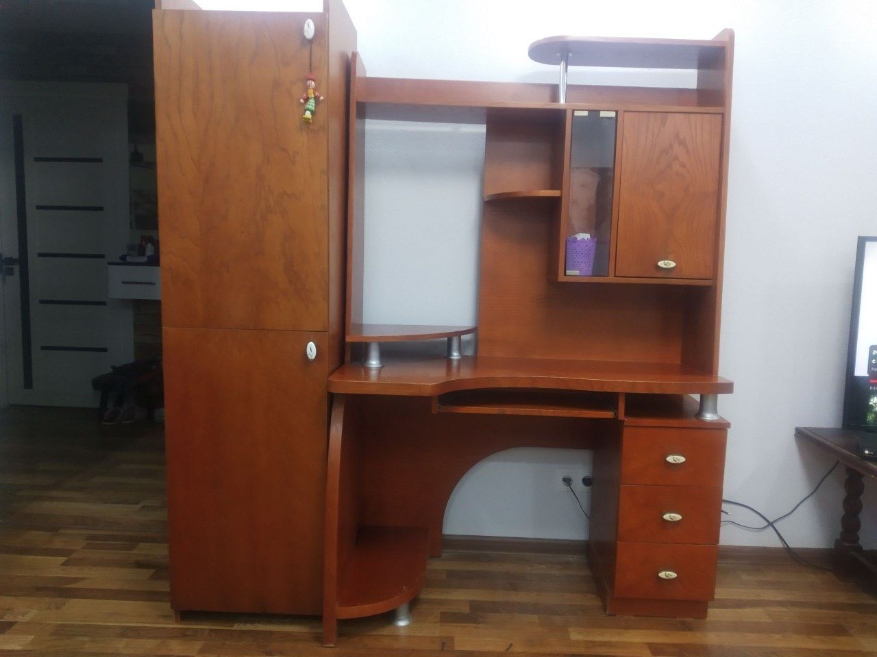Продается компьютерный стол сделанный на заказ