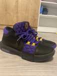 Lebron Witness 8 Lakers colorway