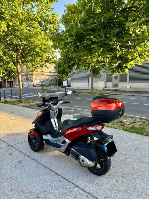 Piaggio MP3 Motor 300 cc Categoria B