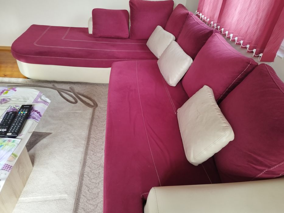 Ъглов диван запазен.