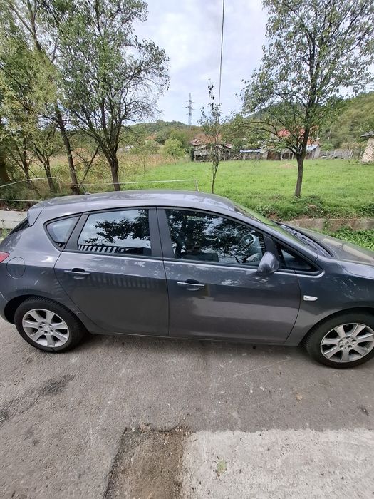 Opel. Astra. J Motor 1700 Diesel