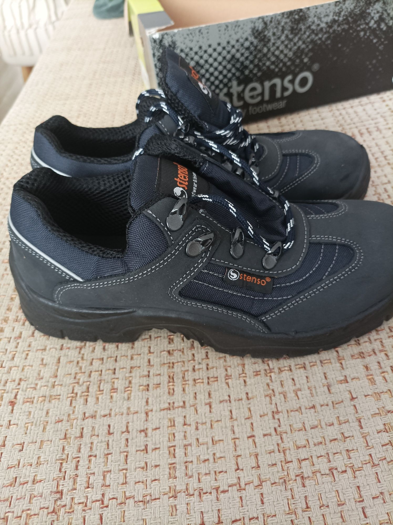 Работни обувки Stenso чисто нови 41ви номер