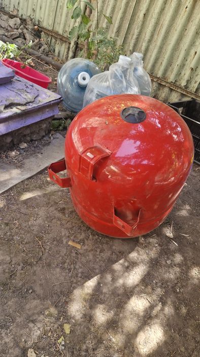 Продам расширительный бак 50л не рабочий