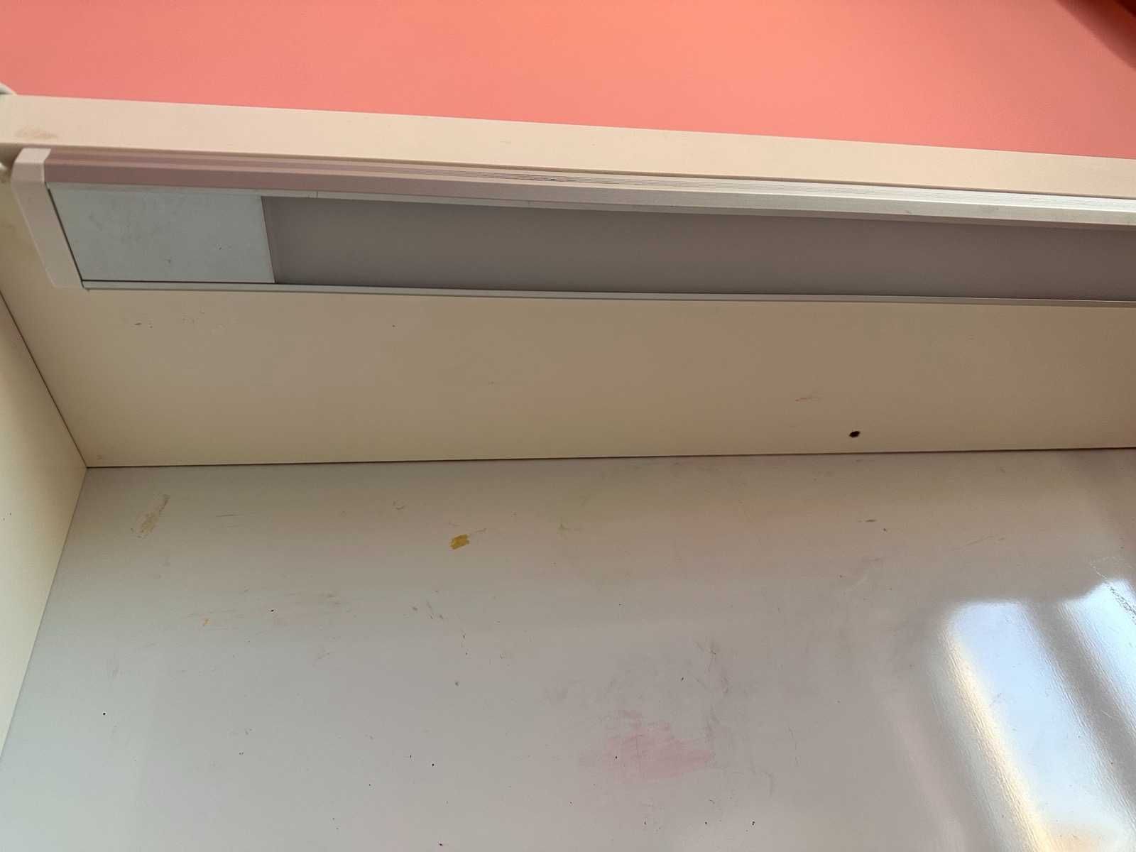 Бюро Micke Ikea с надстройка