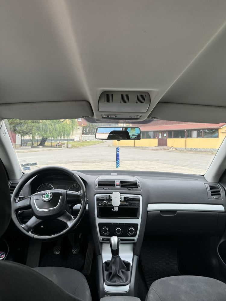 Продавам Skoda Octavia 1.6TDI