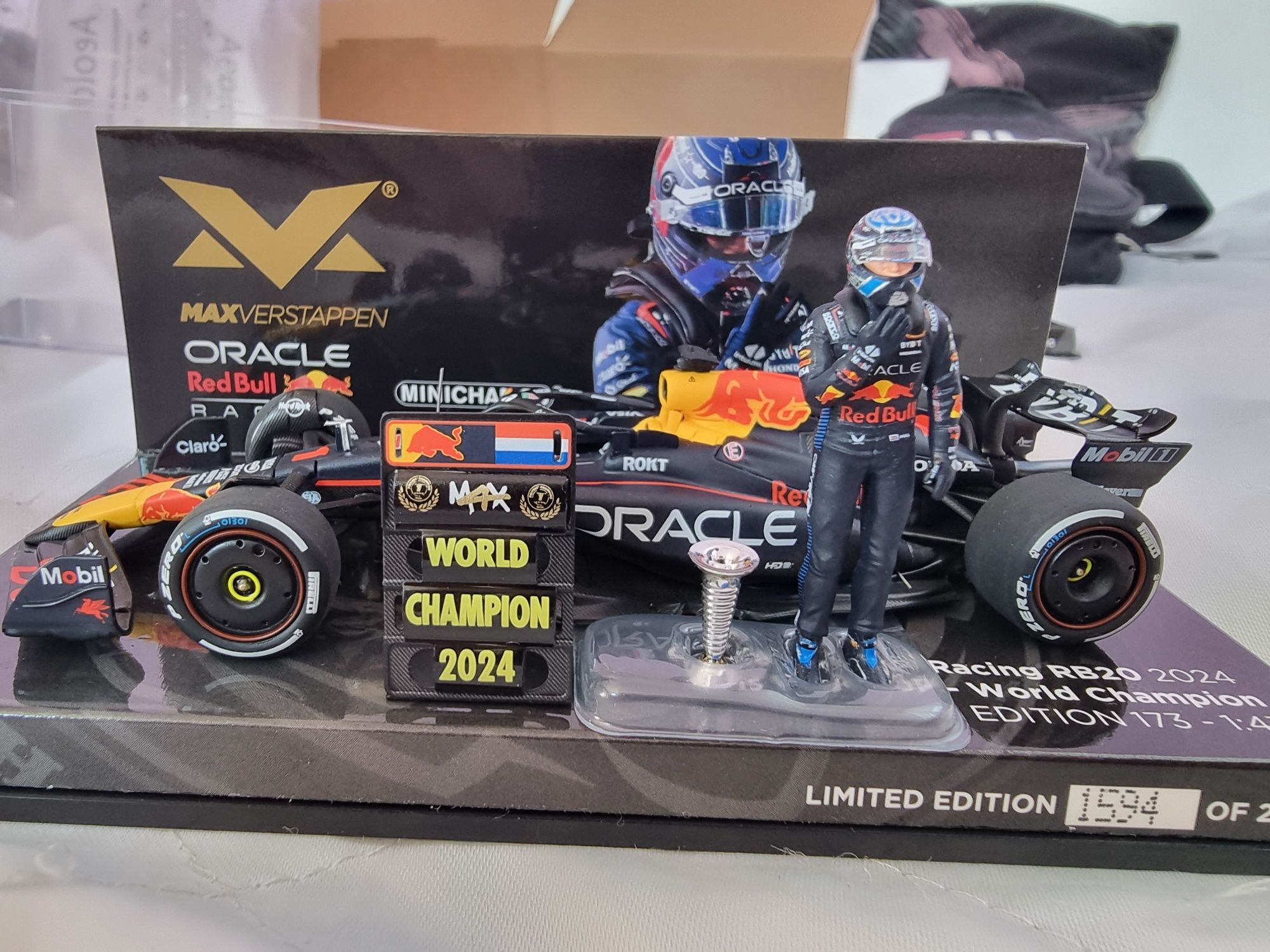 Red bull rb20 max verstappen f1 world champion Las Vegas gp minichamps