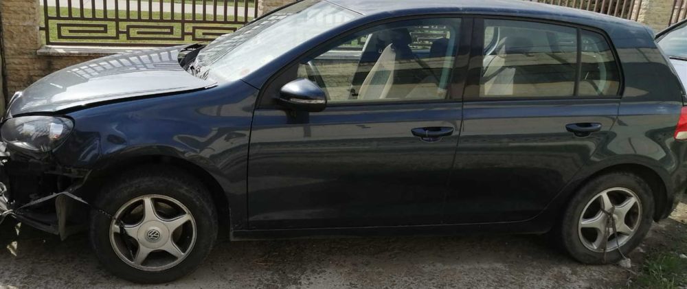 Vand VW Golf VI, 2010, 1.6 TDI,  avariat pe partea din fata pasager