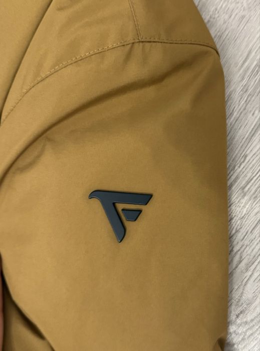Geaca iarna FredMello,bej marimea XL,noua(este in realitate M/L)