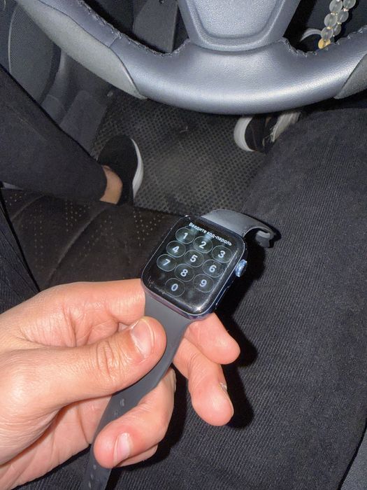 Apple watch 6 44mm. Состояние хорошее. Есть пару царапин.