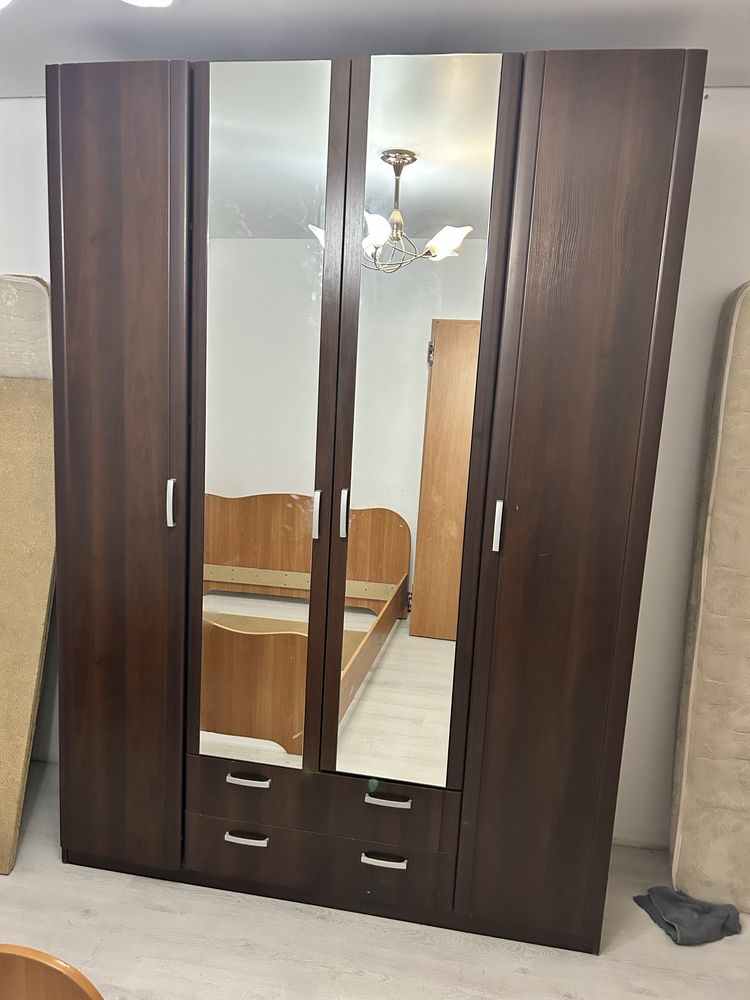 Шкаф  в  спальню