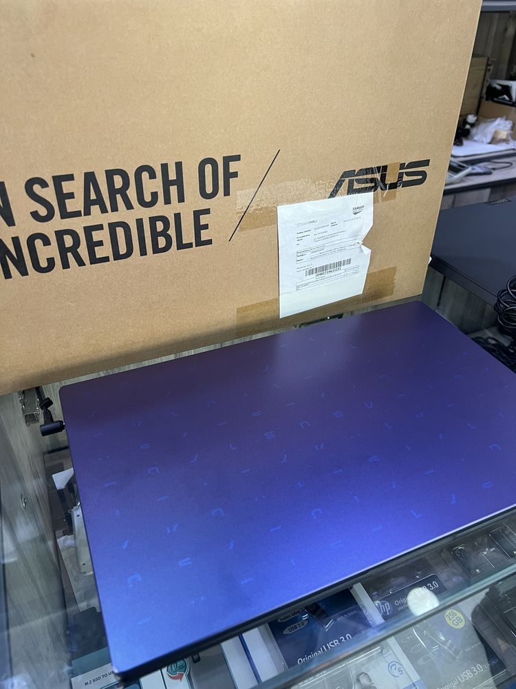 Asus zamonaviy student va ofis ishlari uchun arzon noutbook