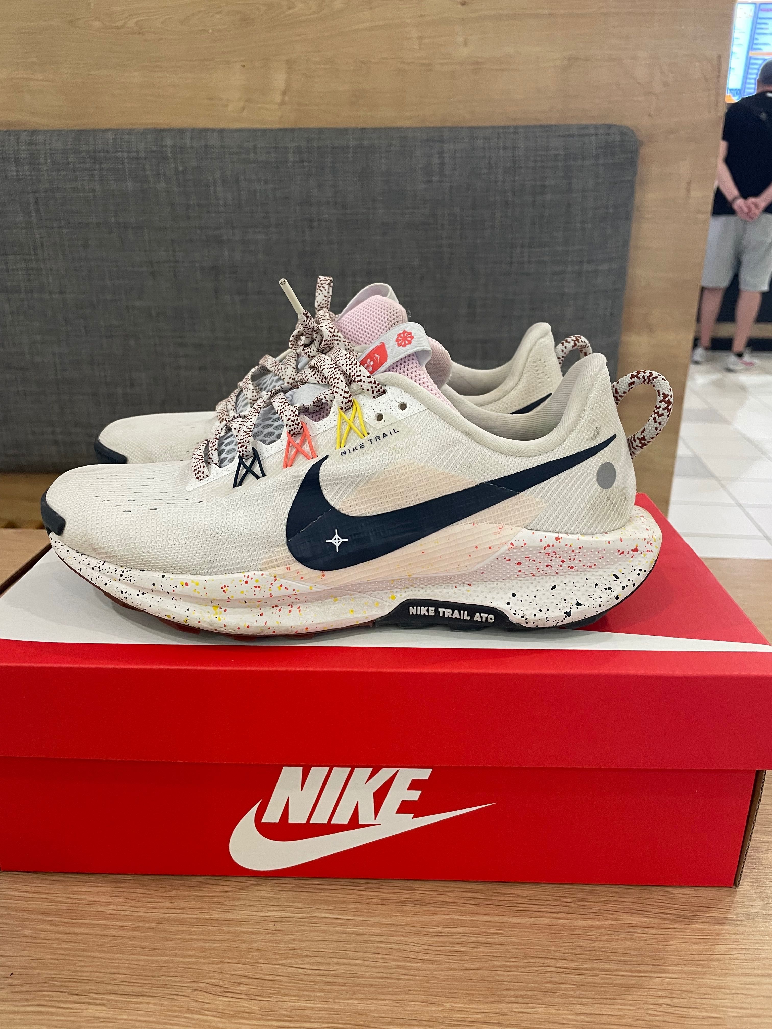 Маратонки Nike ,39 номер